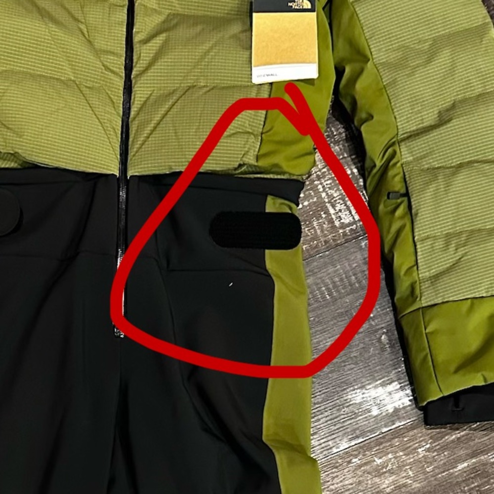 The North Face Off The Clock One Piece with missing belt strap to left side - Picture 6 of 6